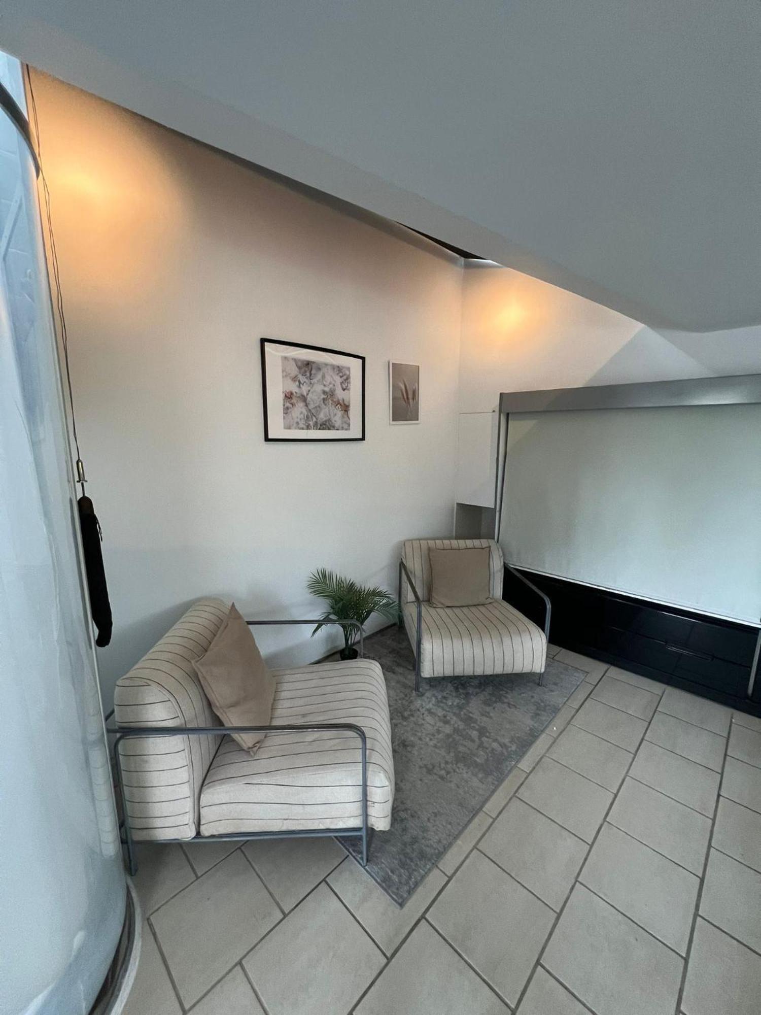 One Bed House In Camden Town Villa Лондон Екстериор снимка