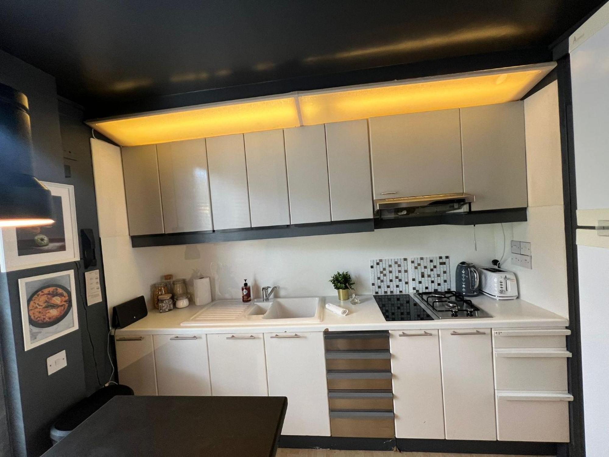 One Bed House In Camden Town Villa Лондон Екстериор снимка