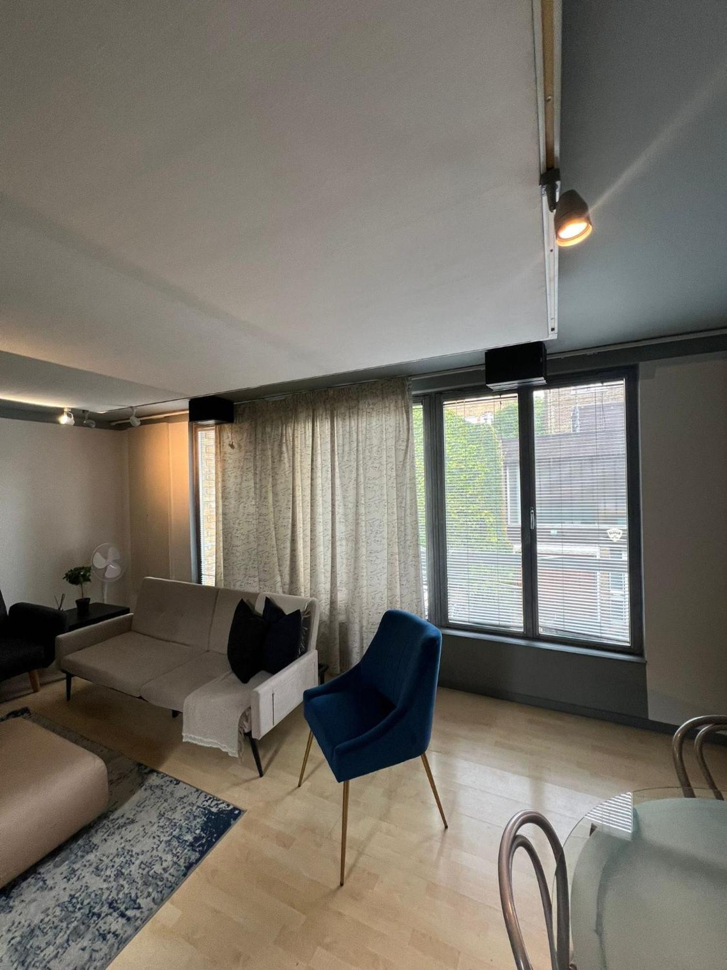 One Bed House In Camden Town Villa Лондон Екстериор снимка